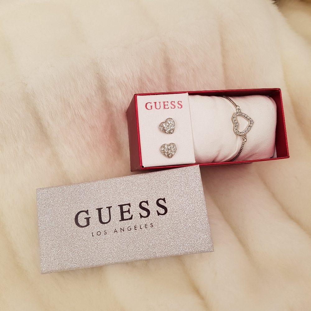 💖NEW Guess Earrings and Bracelet gift set BNIB